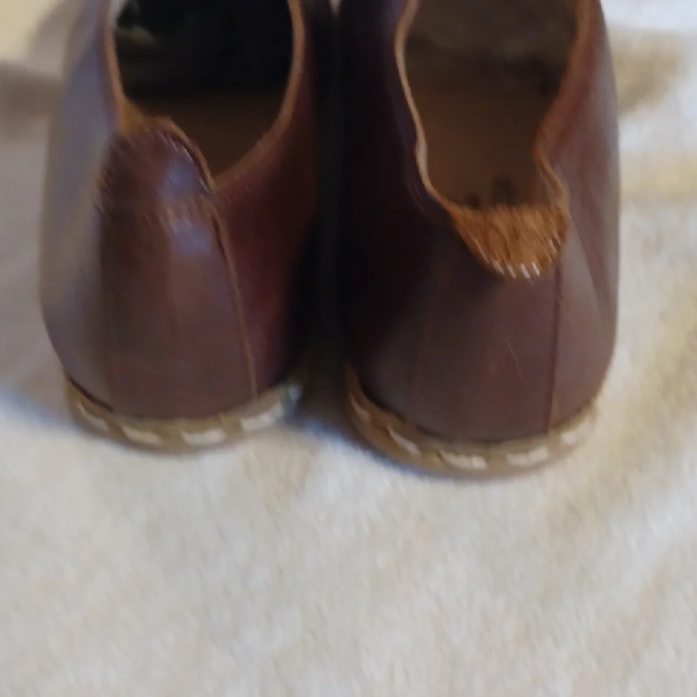 Brown Leather Flats with Rounded Toe Nida Lu Women's Size 40